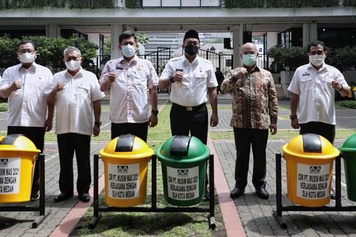 Pemko Medan Terima CSR 110 Tong Sampah dari PT Musim Mas